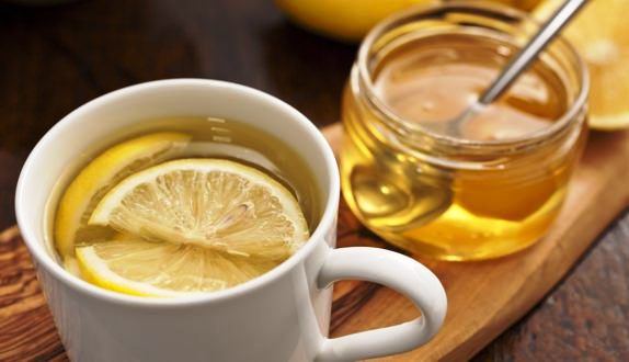 Berbagai Manfaat Jika Rajin Minum Air Lemon Saat Pagi