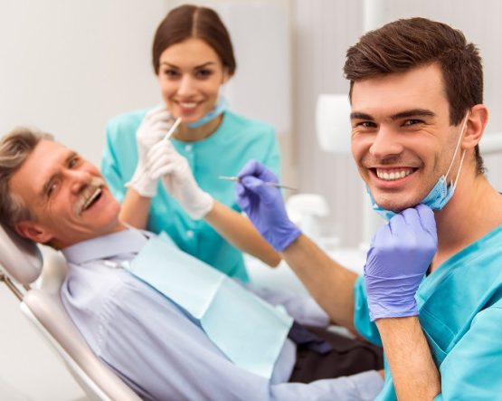 Periksa Gigi Bagi Orang Lanjut Usia- Global Estetik Dental Care